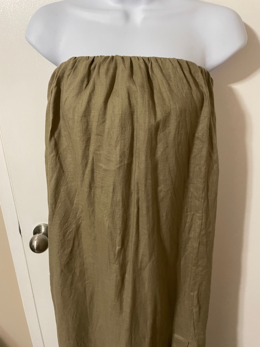 Aritzia Babaton Olive Strapless Midi Dress Size Large - Picture 4 of 10